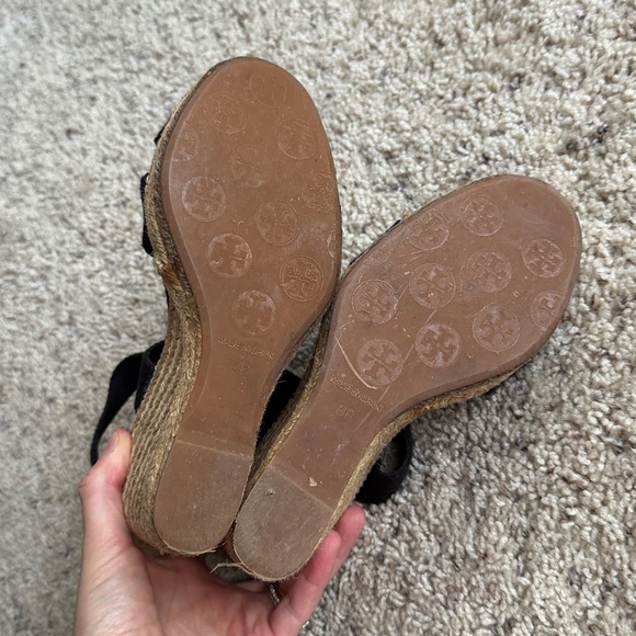 TORY BURCH Strappy Stylish Black Wedge Sandals Size 8 - Picture 5 of 5